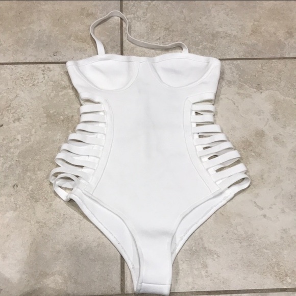 Fashion Nova Monique Bodysuit - Picture 3 of 4